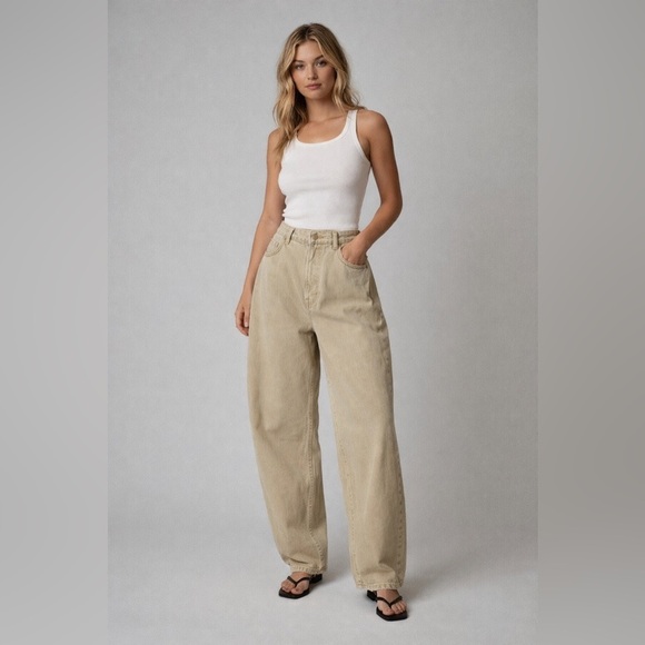 ROLLA'S Denim - ROLLA'S Light Tan Denim balloon leg Jean size 31